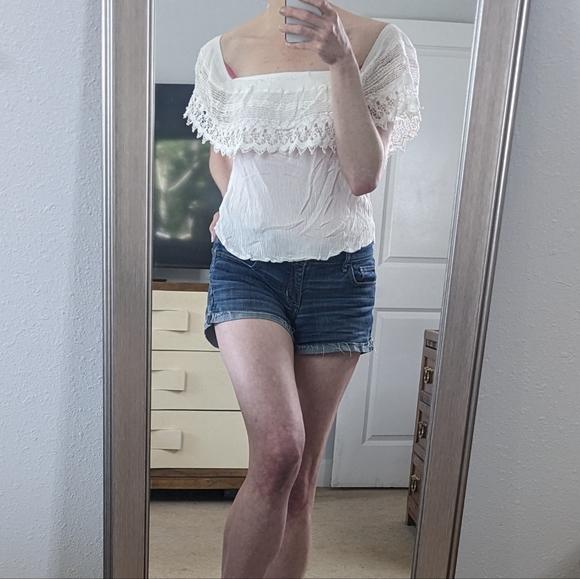 Socialite off the shoulder crochet eyelet top - Picture 5 of 6